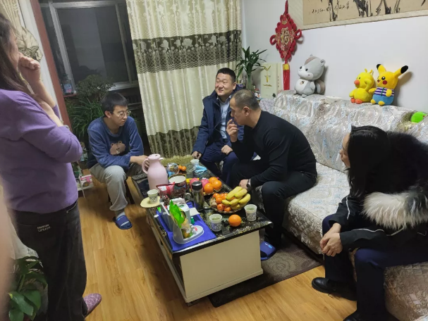 关爱员工冷暖 传递组织温情——天行官方组织开展员工家访活动(图2)