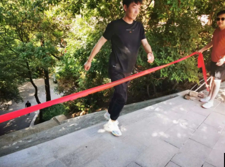助力文旅市场 展示产投风采——天行官方组织开展员工登山比赛活动(图9)